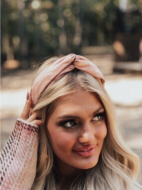 Genuine Love - Faux Leather
Headband In Blush - One Size